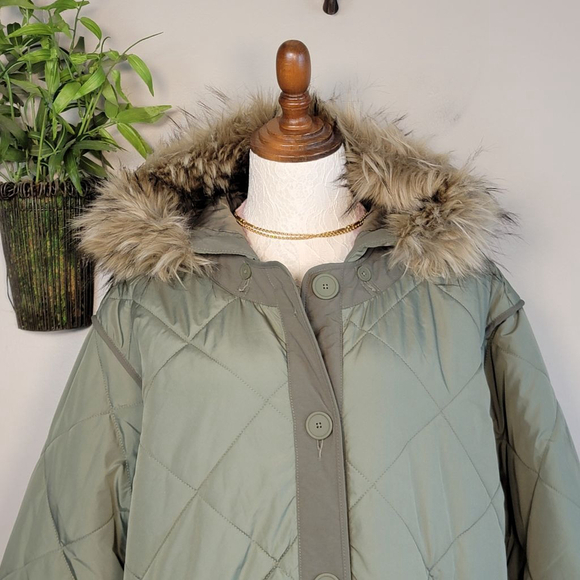 American Eagle Diamond Quilted Puffer Green Faux Fur Hood AE M Jacket Coat - Picture 2 of 13